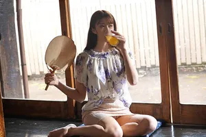 Mùa hè buồn chán ở quê đụ cô vợ nhà bên thiếu thốn vì lấy ông chồng già