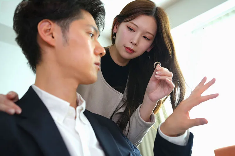 Bà xã đi đi chơi, chồng yêu ở nhà bị nhỏ em cô vợ gạ nện không trượt phát nào